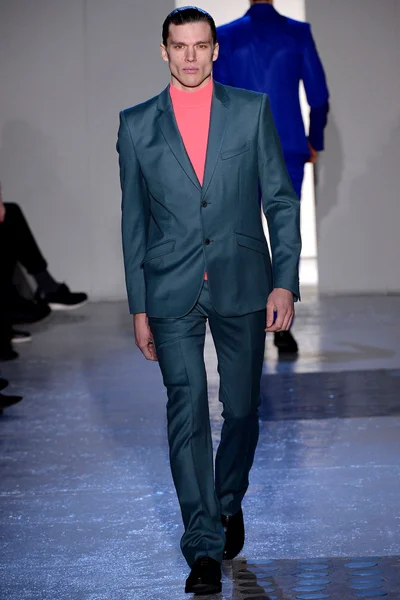 Look 13